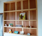 お客様の在庫の材木利用し、ご希望の造作本棚をつけました